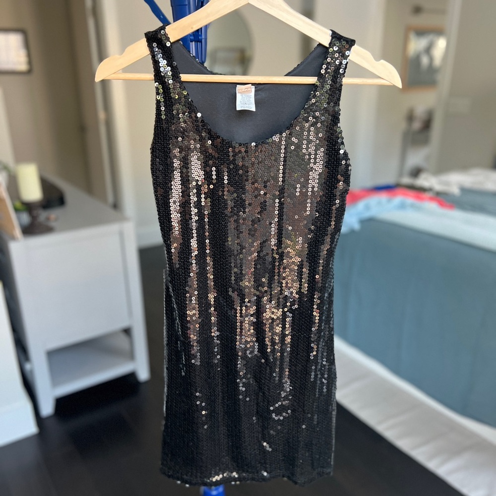 Black Sequins Sleeveless Dress